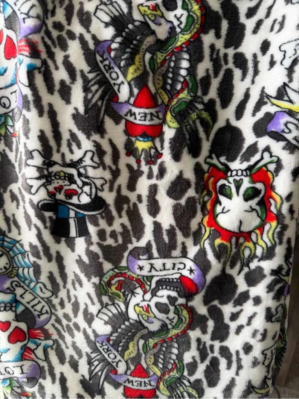 Ed Hardy Printed Plush Oversized Throw Blanket - Love Kills Slowly NWT